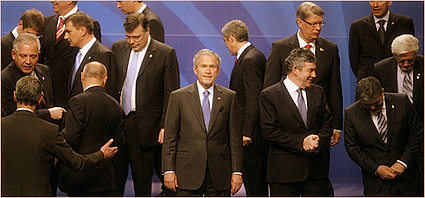 bush_cumbre_otan.jpg