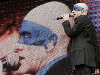 live_rem_350.jpg